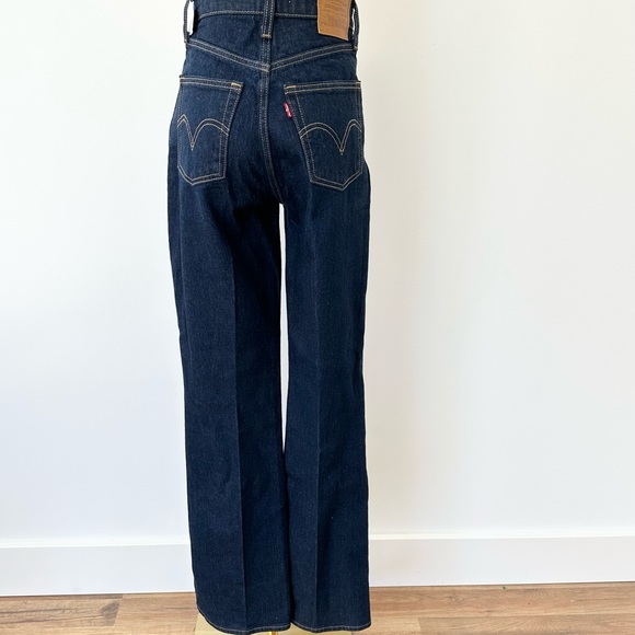 Levi’s Ribcage High Rise Bootcut Jeans - Picture 11 of 16